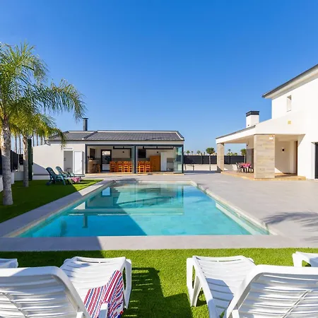 Palm Breeze By Fidalsa Villa Catral