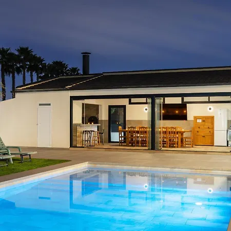 Villa Palm Breeze By Fidalsa *